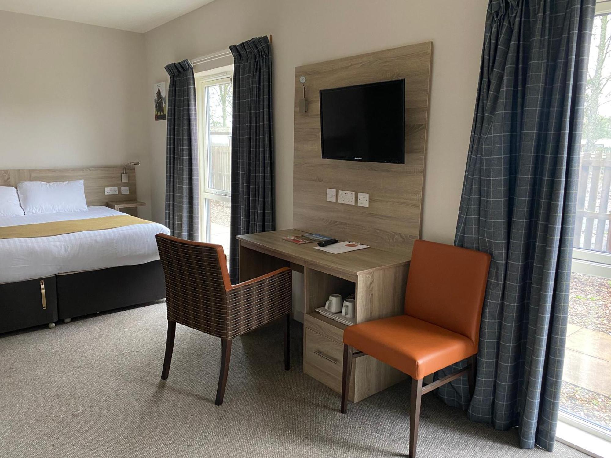 The Lodge At Perth Racecourse Екстериор снимка